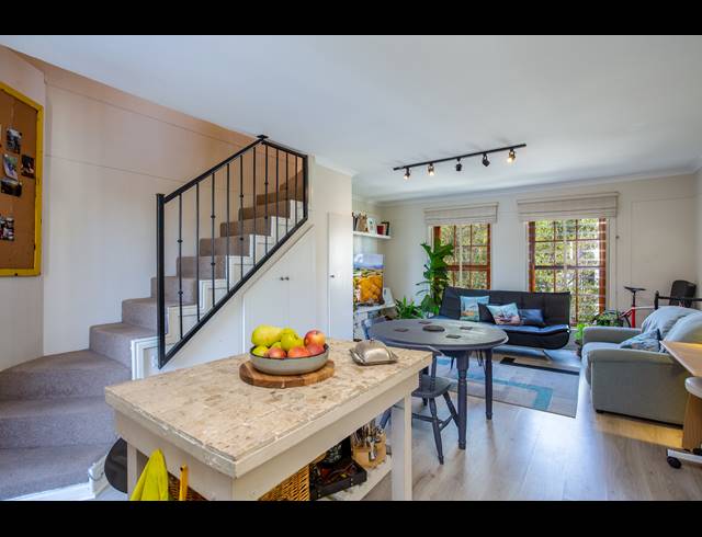 2 BEDROOM APARTMENT FOR SALE IN WYNBERG UPPER